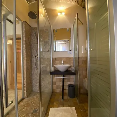 La Vecchia Torre 3* בוסה